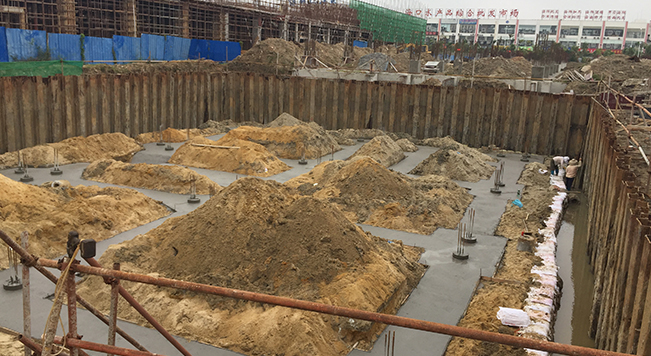 ?？谛赂穽u基坑